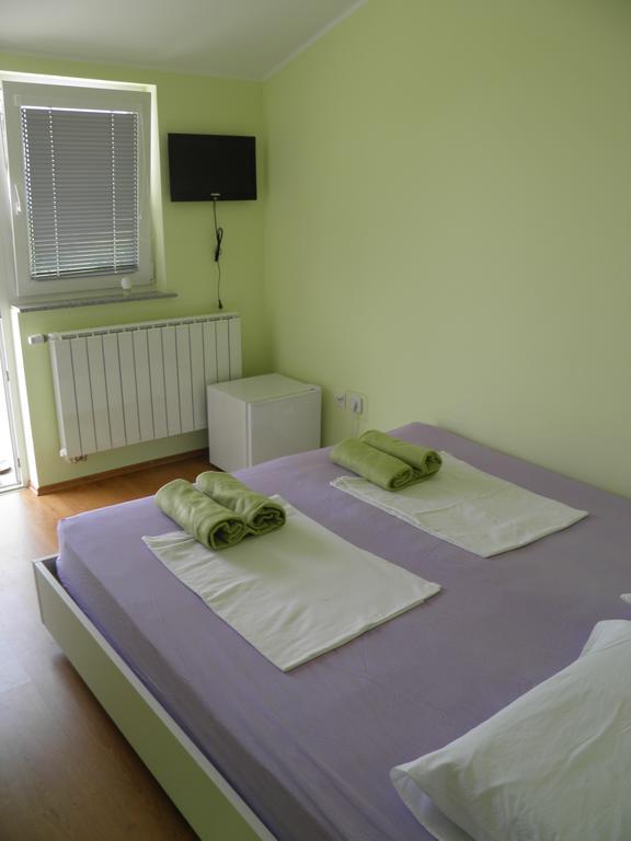 Guesthouse Prenocisca Sirec Potony Szoba fotó
