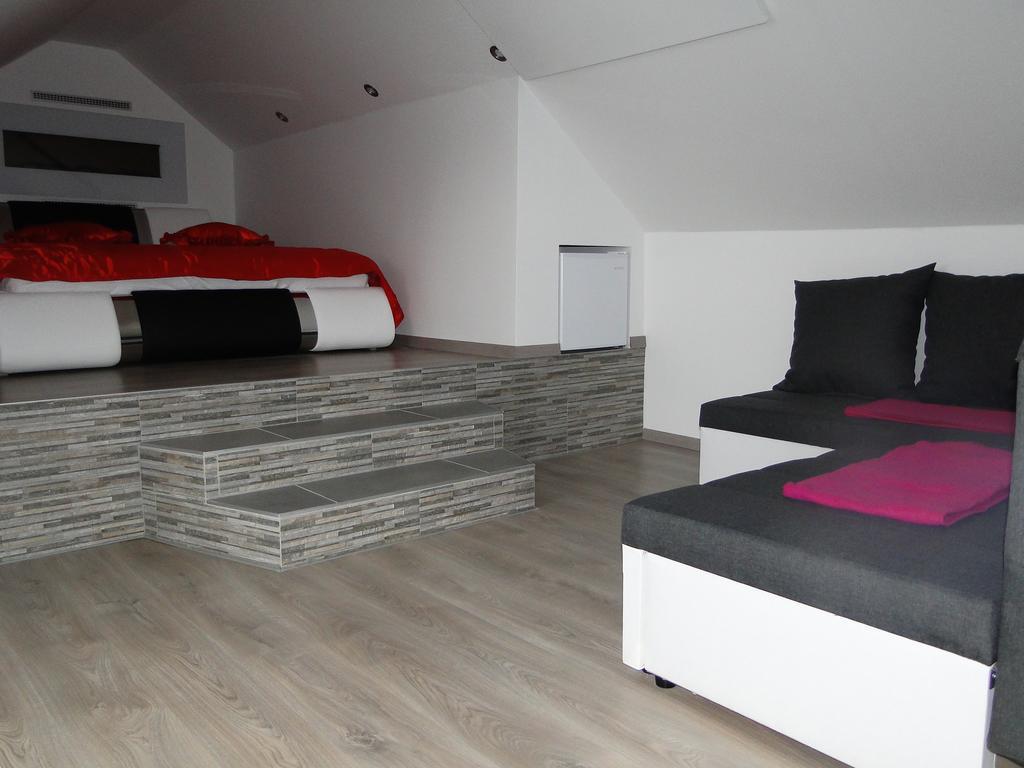 Guesthouse Prenocisca Sirec Potony Kültér fotó